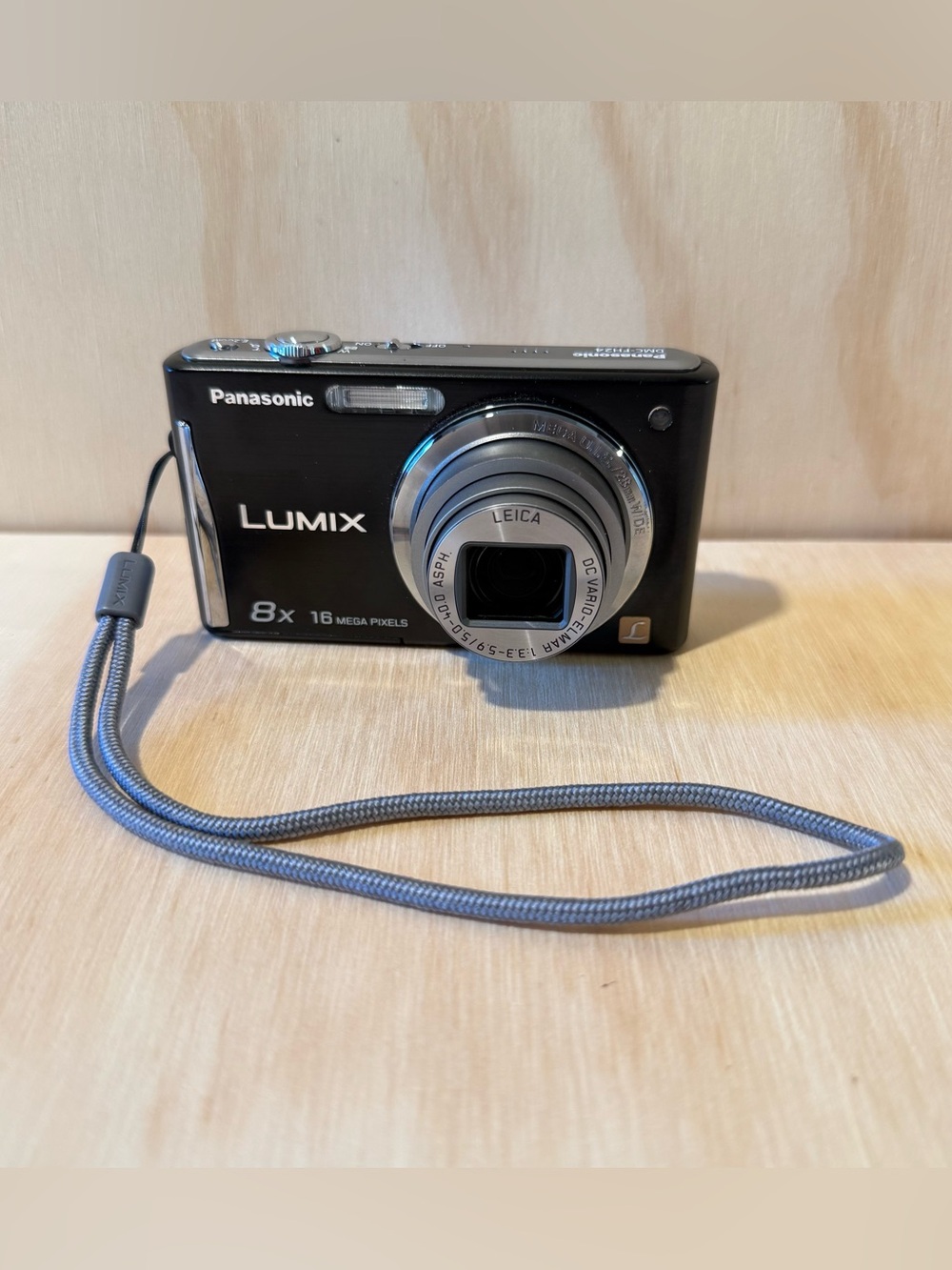 Panasonic LUMIX DMC-FH24 16MP  Touchscreen Digital Camera w/Batt-Charg-Card-Box!